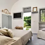 Trullo Barbagiullo 3* チステルニーノ